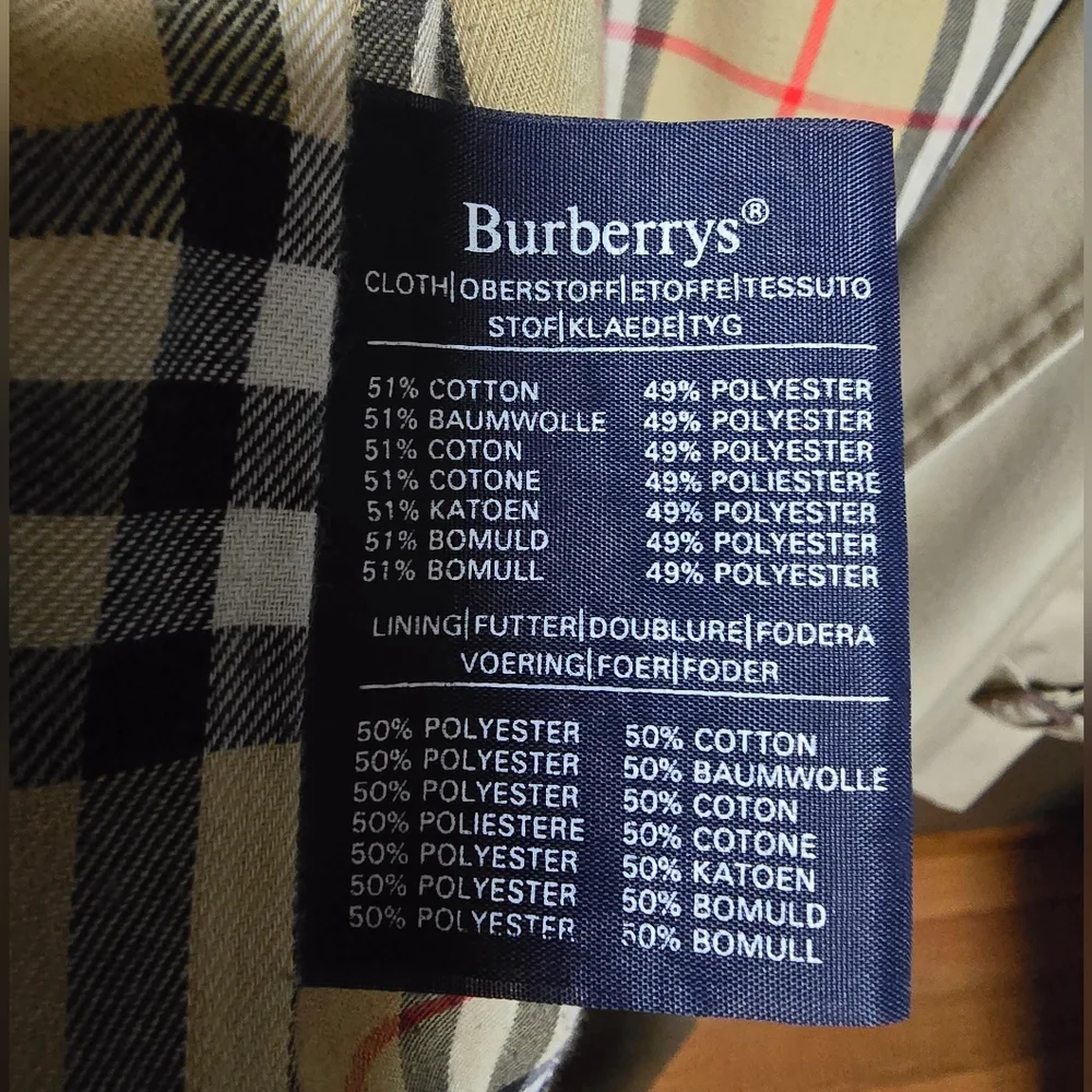 Vintage Burberry Classic Beige Trench Coat with Nova Check Lining - Picture 7 of 13